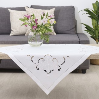 Τραπεζομάντηλο Κεντητό 165x220 Dimeco 4003 White Με 8 Πέτσέτες
