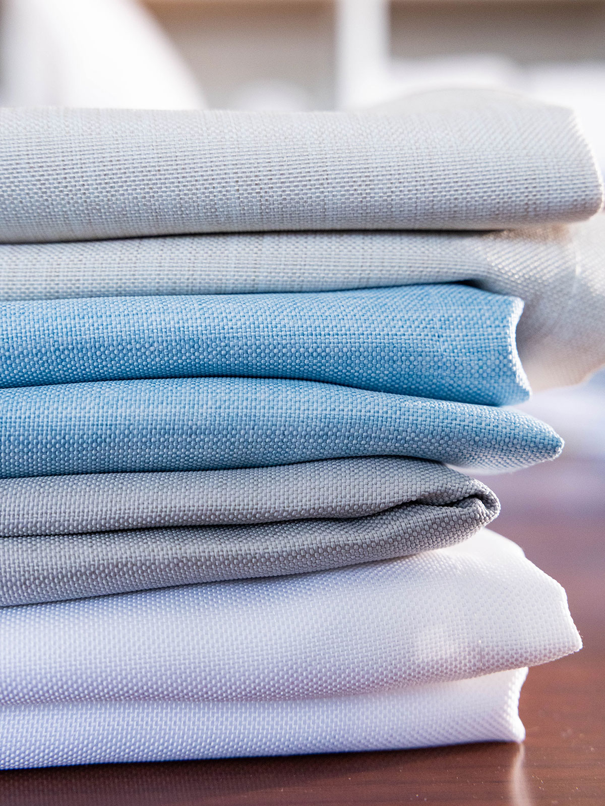 Τραπεζομάντηλο αλέκιαστο White 105x105