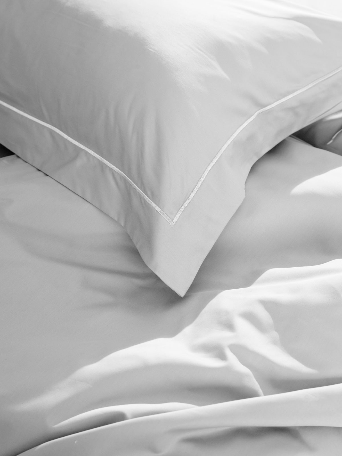 Σετ Σεντόνια Βαμβακοσατέν Omnia μονόχρωμα White Υπερδιπλο (255x280)