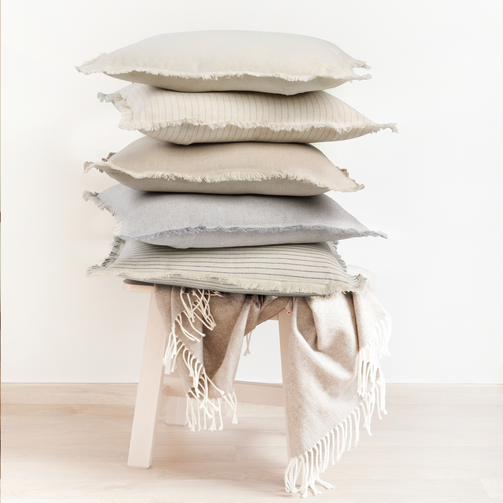 DAS HOME ΔΙΑΚΟΣΜΗΤΙΚΟ ΜΑΞΙΛΑΡΙ 45X45 0304 TAUPE
