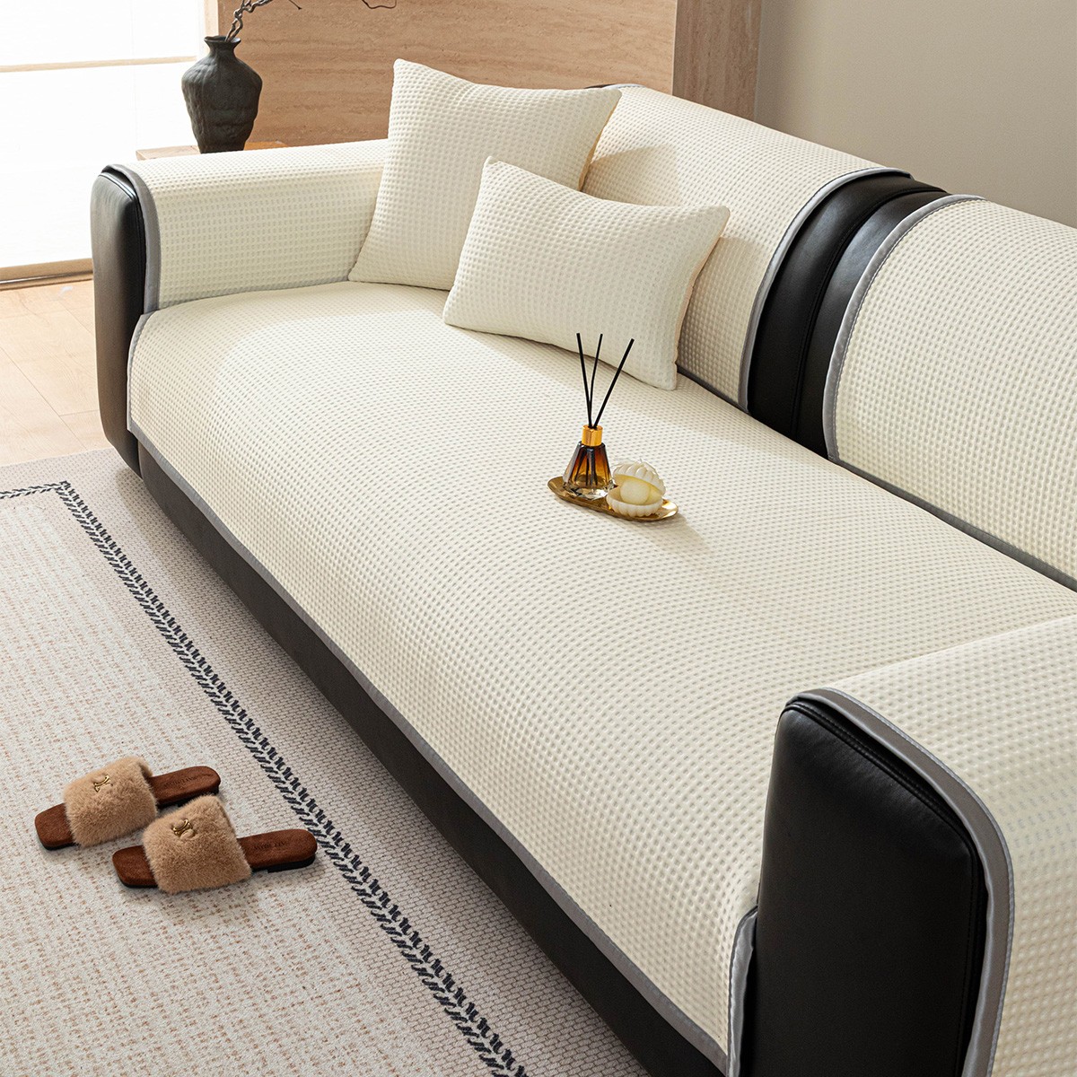 ΜΠΡΑΤΣΟ ΚΑΝΑΠΕ AUGUST ECRU (90X90)