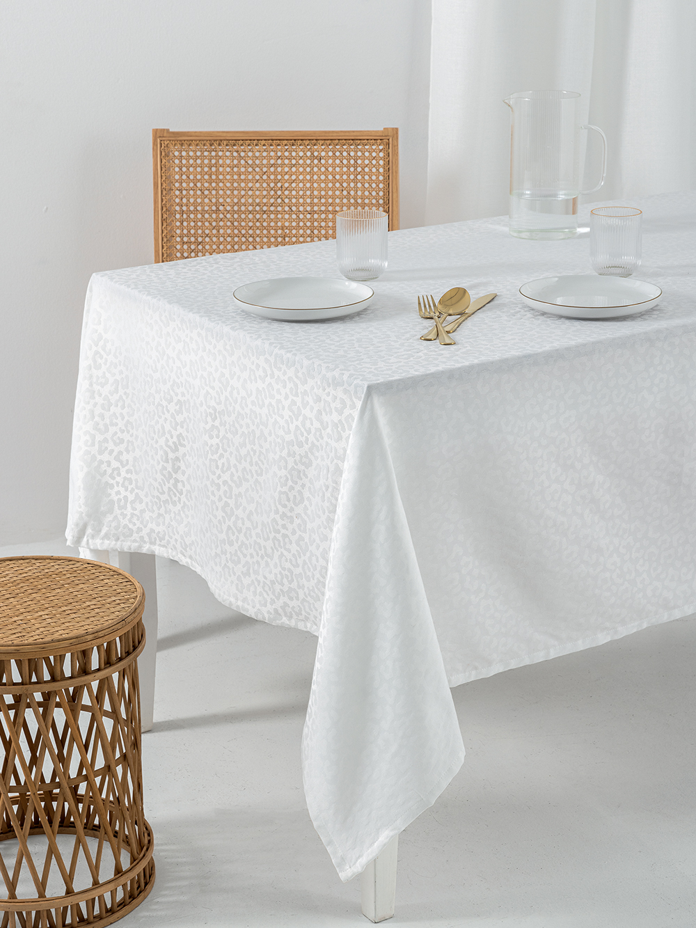 Τραπεζομαντηλο Αλεκιαστο Formal Dinner 175x160 LITA WHITE