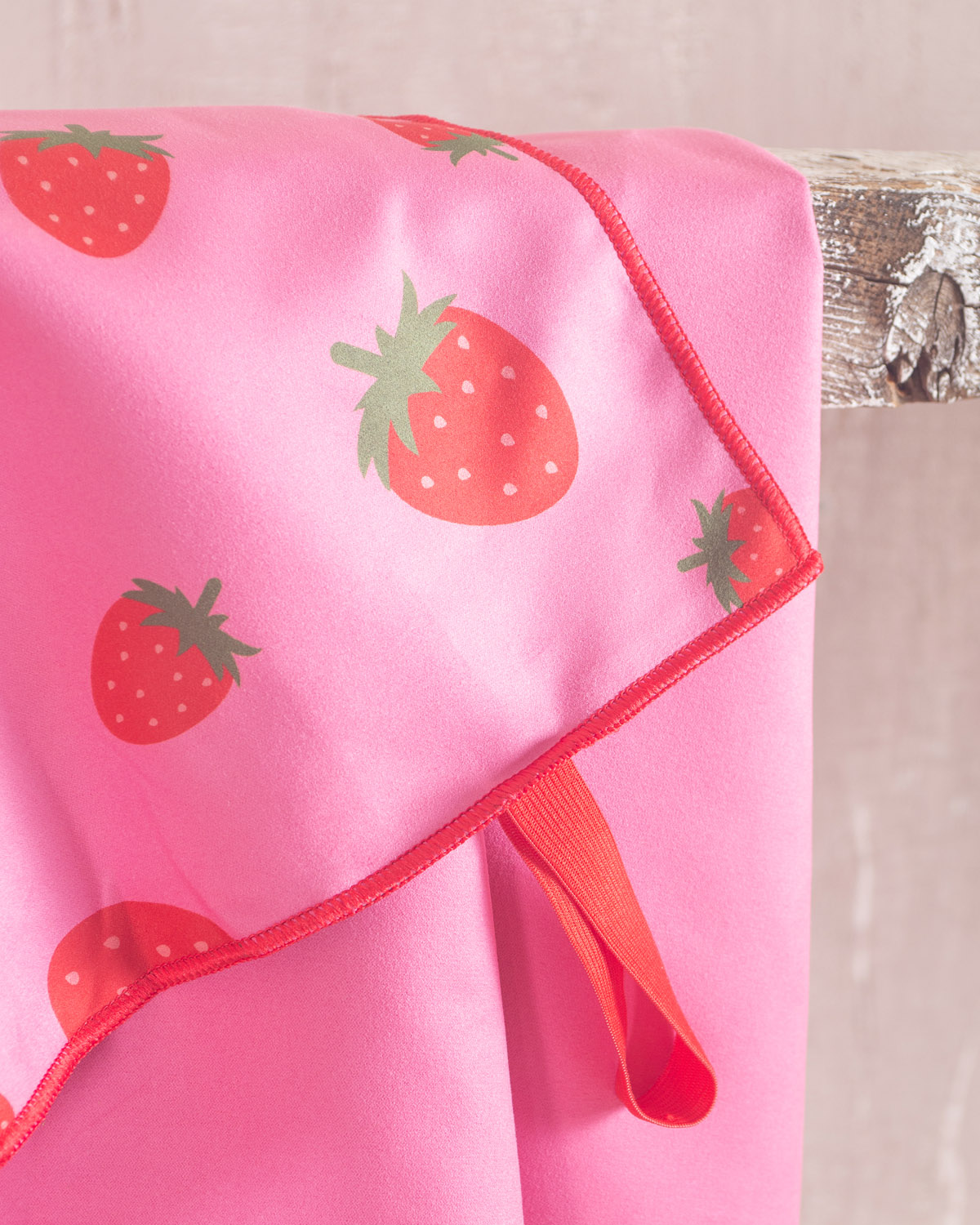 STRAWBERRY FIELDS - ΠΕΤΣΕΤΑ ΘΑΛΑΣΣΗΣ