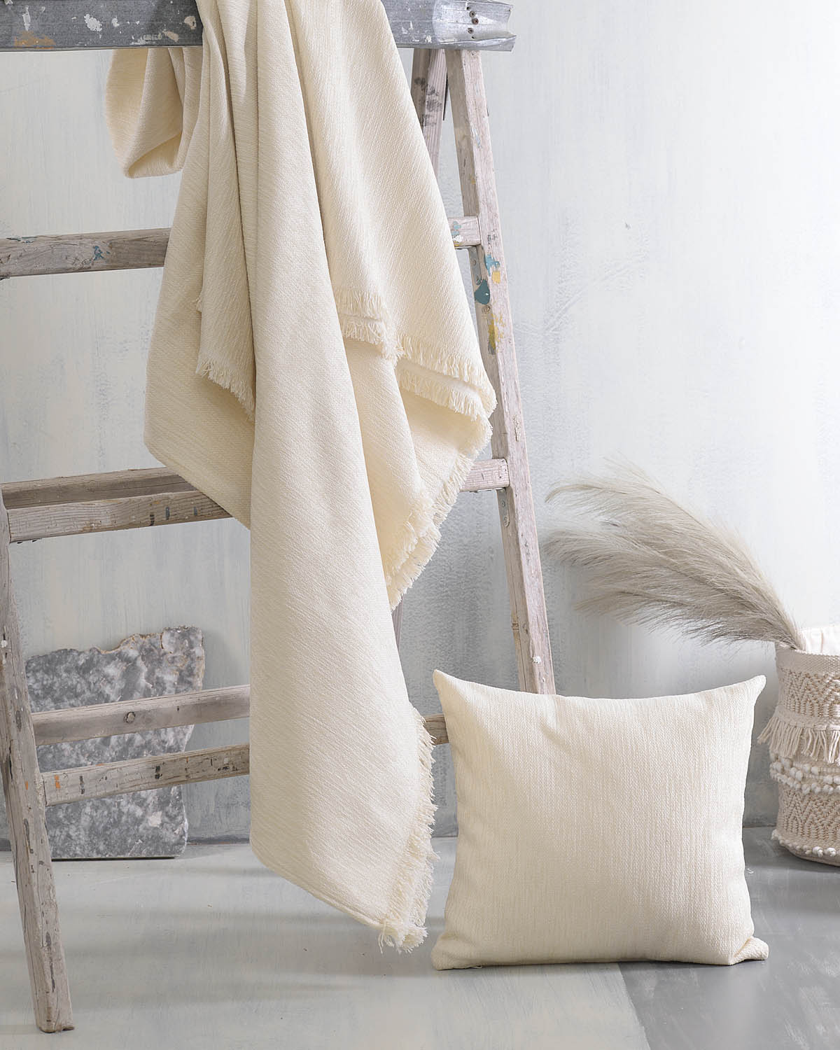 ESSIE - ΡΙΧΤΑΡΙ 180X280 ΕΚΡΟΥ ΕΚΡΟΥ