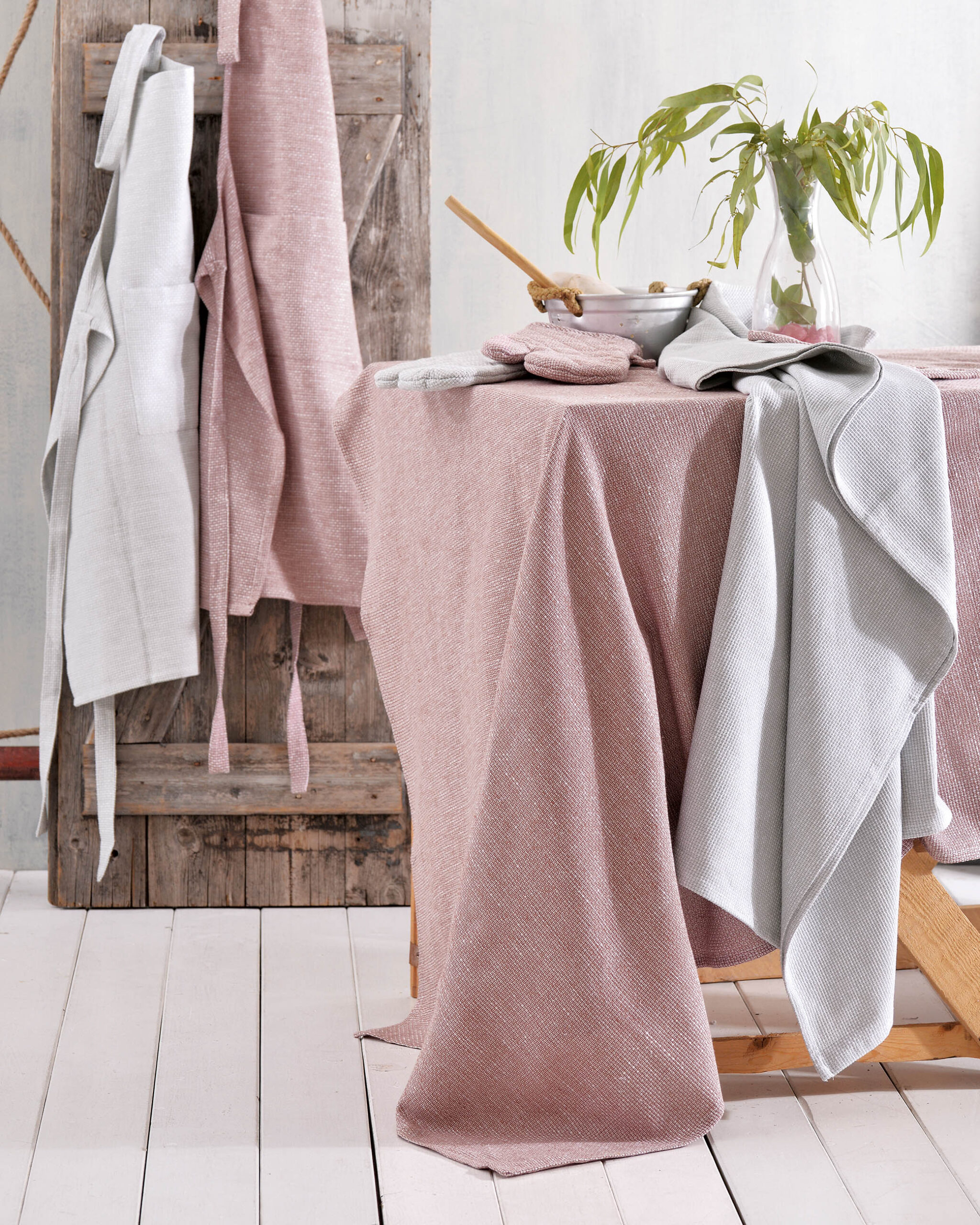 MADDEN - ΤΡΑΠΕΖΟΜΑΝΤΗΛΟ ΓΚΡΙ 80X80 ΓΚΡΙ