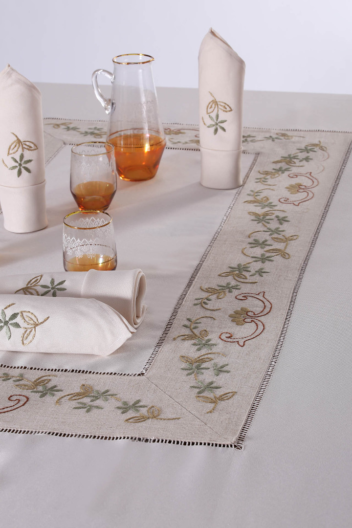 Χειροποίητο τραπεζομάντηλο 309 (170cm x 170cm)