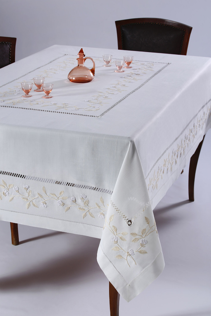 Χειροποίητο τραπεζομάντηλο 8302 (170cm x 270cm) λευκό