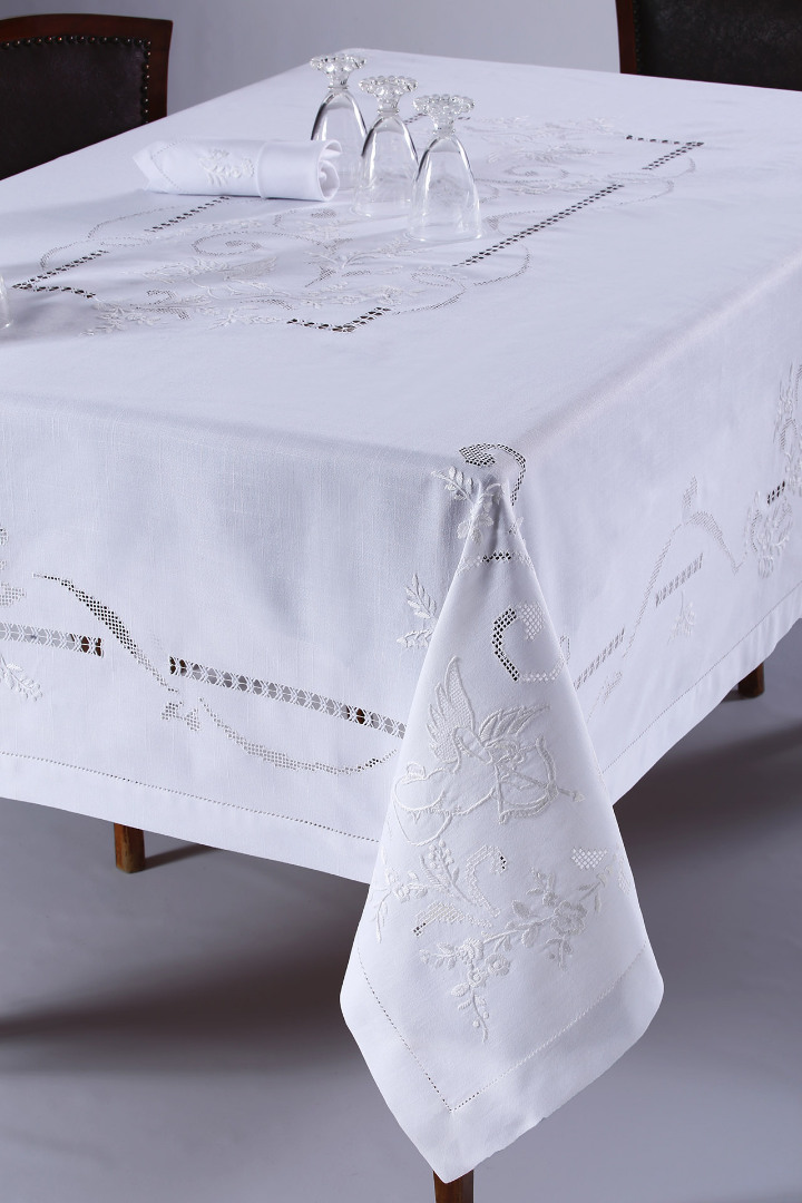 Χειροποίητο τραπεζομάντηλο 960b (170cm x 170cm) λευκό