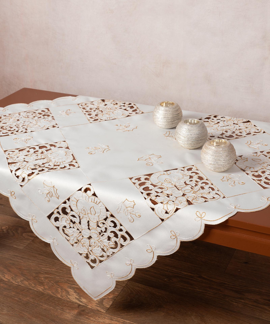 Τραπεζοκαρέ χριστουγεννιάτικο 1180 (130cm x 130cm) ivory