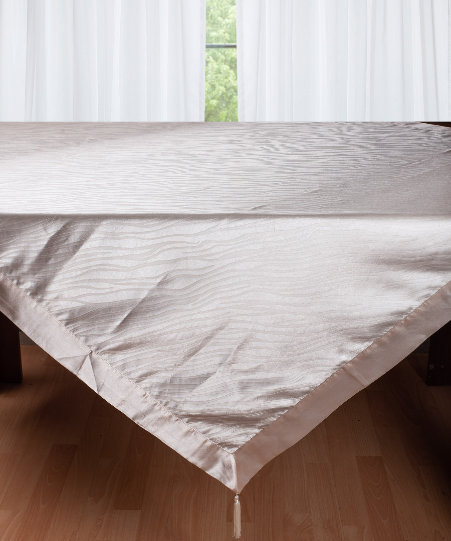 Σατέν τραπεζομάντηλο 2009 (130cm x 160cm) σομών