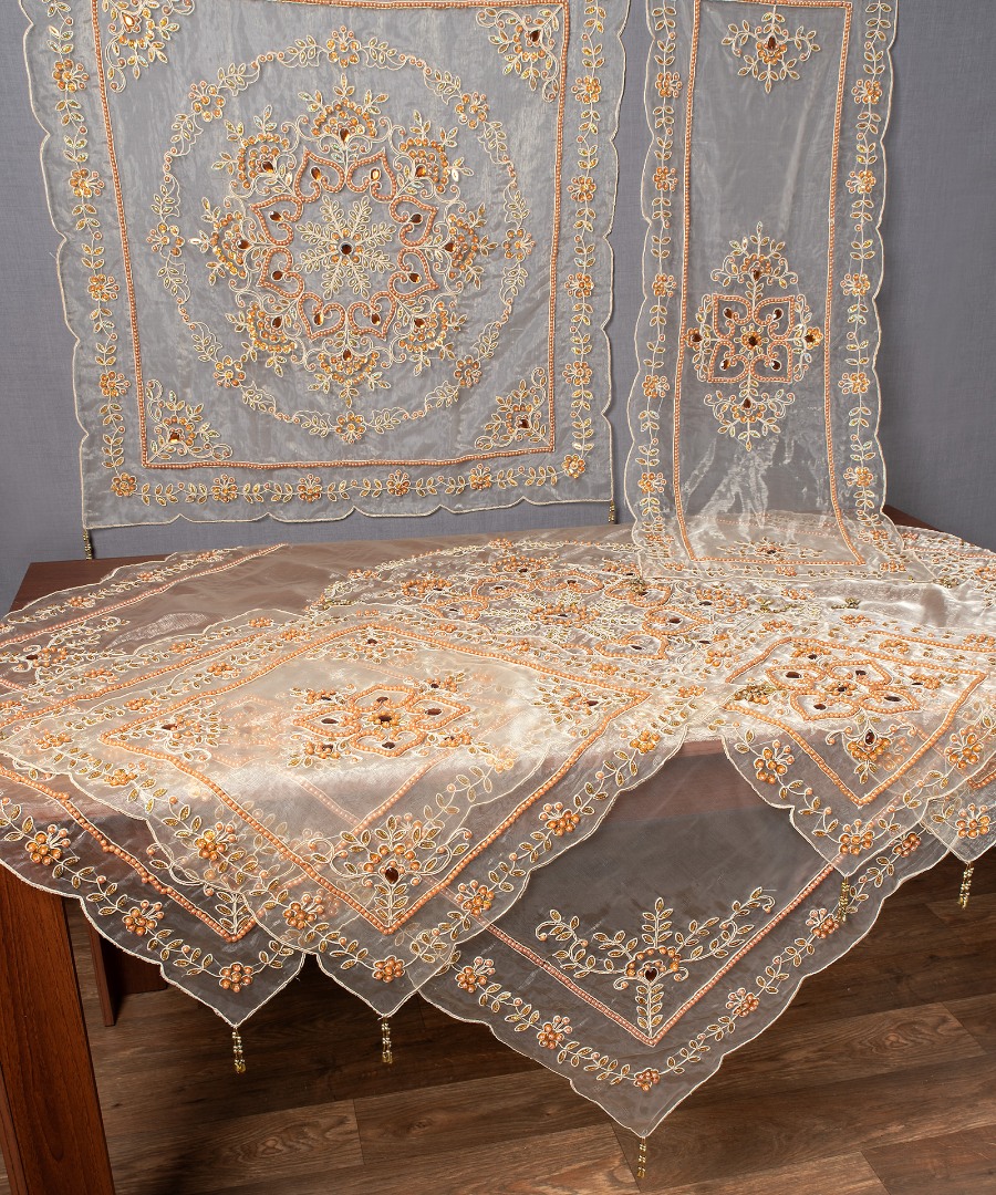 Σετ 7 τεμαχίων (85cm x 85cm, 40cm x 110cm, 130cm x 130cm, 2x38cm x 38cm, 2x55cm x 55cm) NG-031 Χρυσό