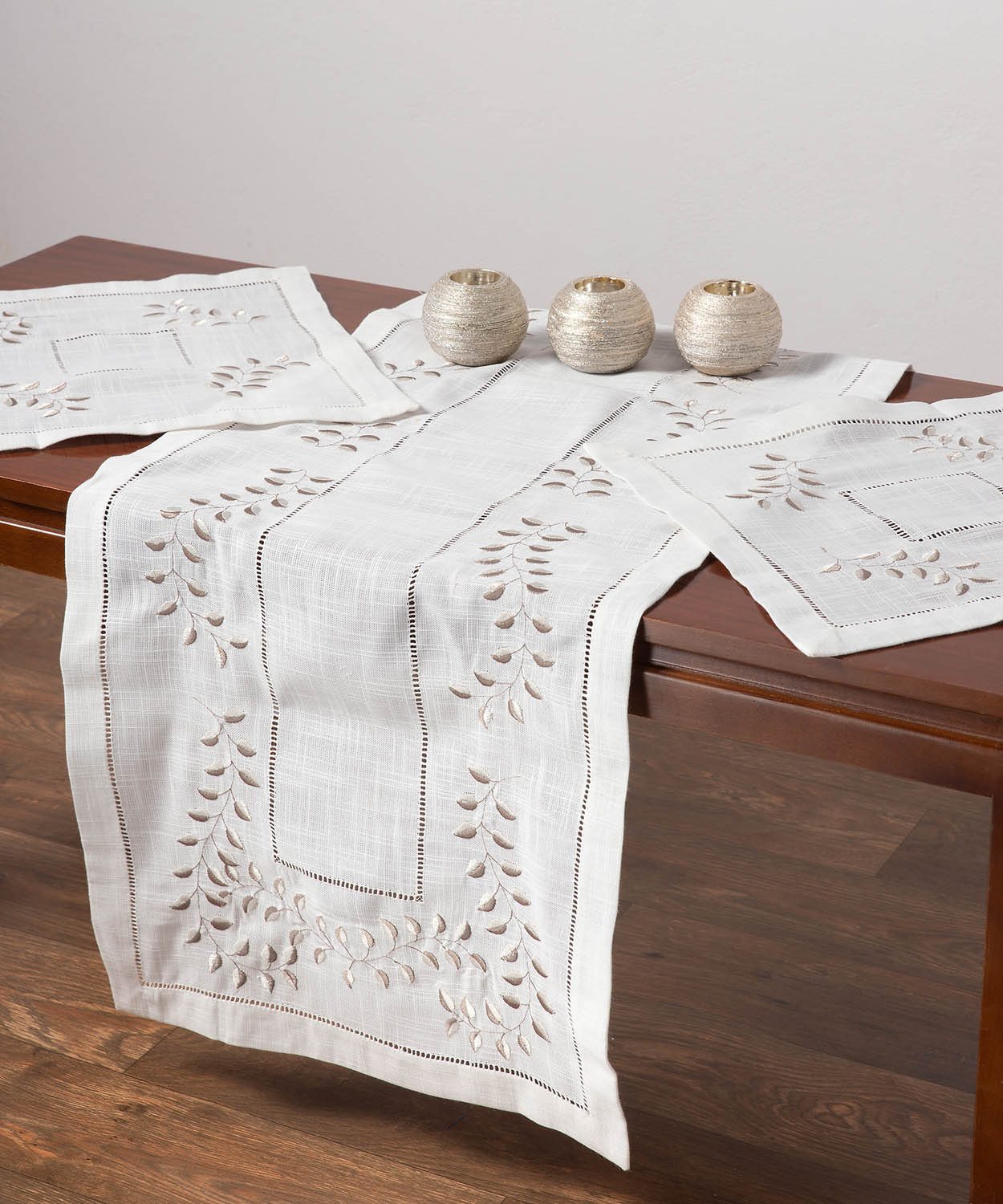 Τραπεζομάντηλο 170x170 Silk Fashion 3279